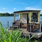 Floss 2 Bateau-hôtel *